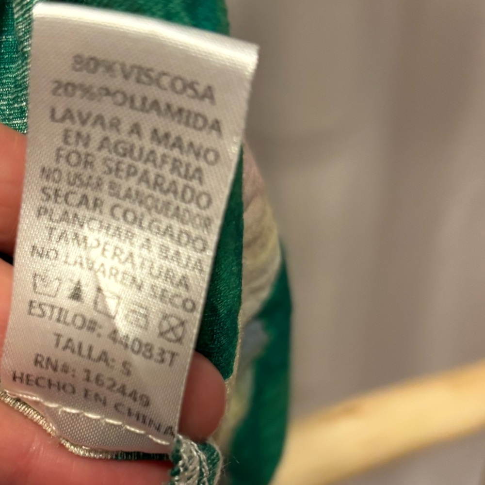 Lulumari Green & White Leaf Pattern Sleeveless Fr… - image 8